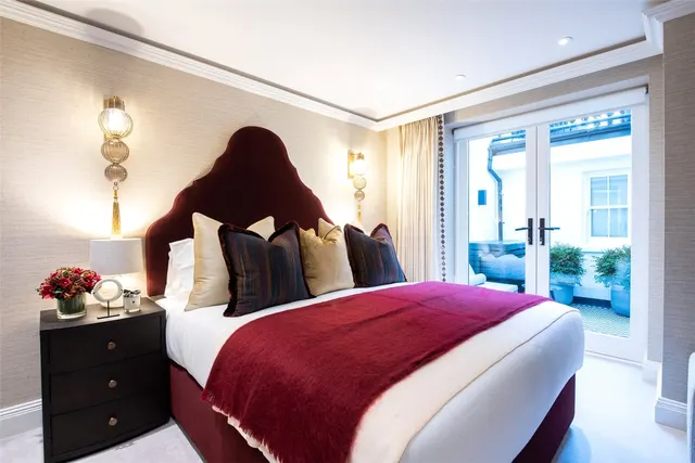 Photo 2 — Prince Of Wales Terrace, Kensington, Lonsion, W8