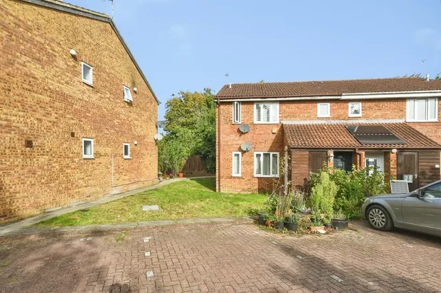 Carman Close, Swindon, SN3, photo 3