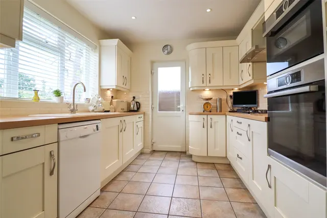 Photo 2 — Frere Avenue, Fleet, Hampshire, GU51 5AW