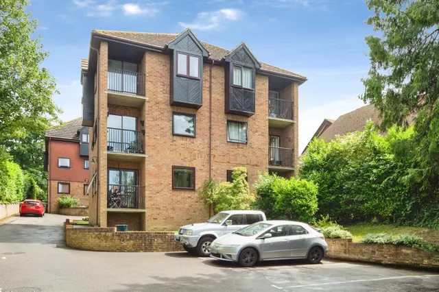 Sandhurst Road, Tunbridge Wells, photo 1