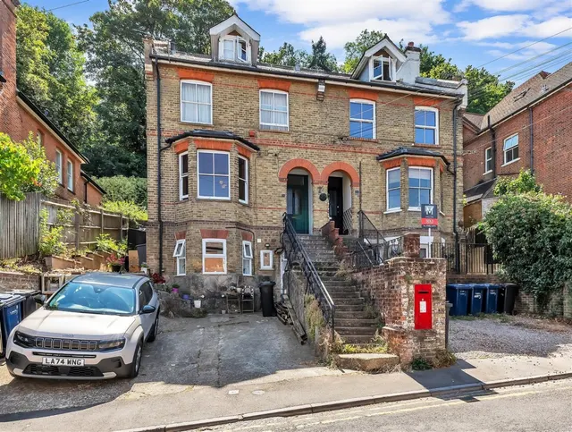Croft Road, Godalming, GU7, photo 1