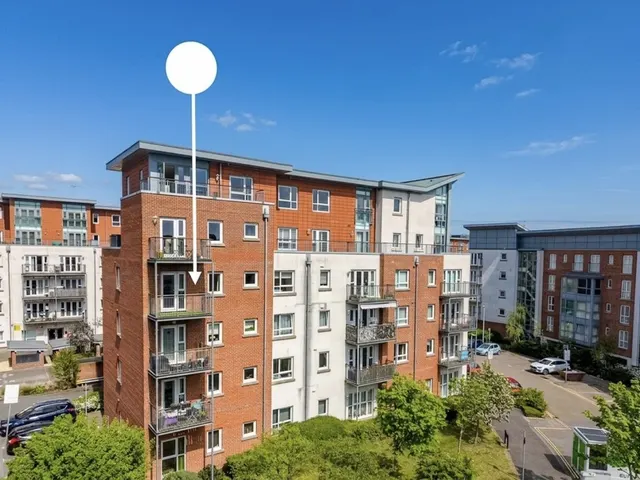 Photo 2 — Avenel Way , Poole