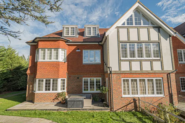 Waterhouse Lane, Kingswood, photo 1