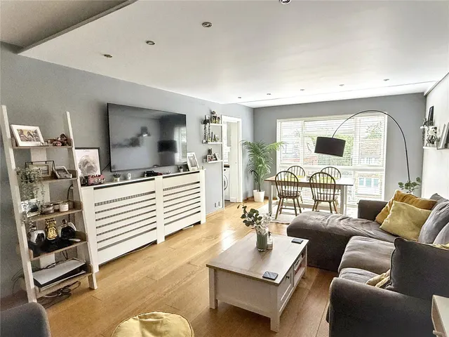 Photo 2 — Bells Hill, Barnet, EN5 2SR