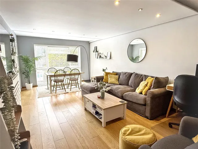 Photo 3 — Bells Hill, Barnet, EN5 2SR