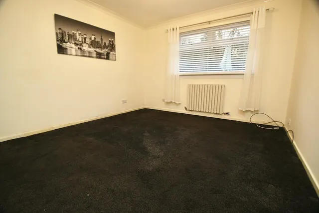 Photo 3 — Birch Road, Cumbernauld, G67 3PA