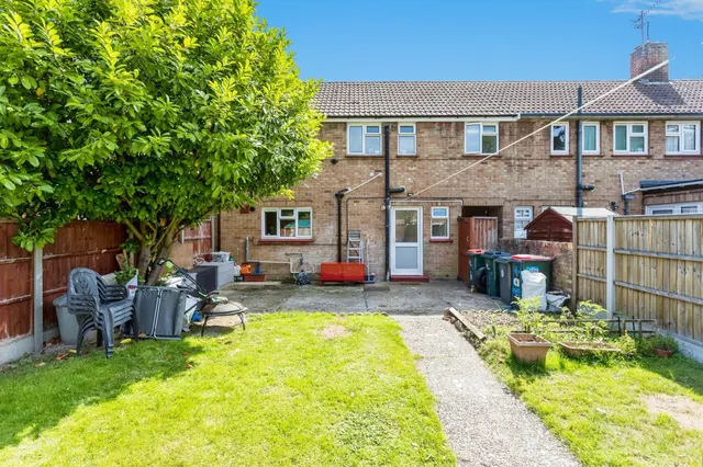 Steyning Close, Crawley, RH10, photo 2