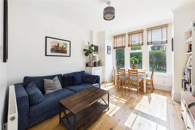 Photo 3 — Flat A, 65 Greyhound Lane, London, SW16