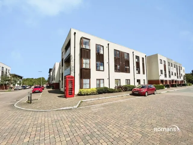 Greenlands Road, Basingstoke, RG24, photo 1