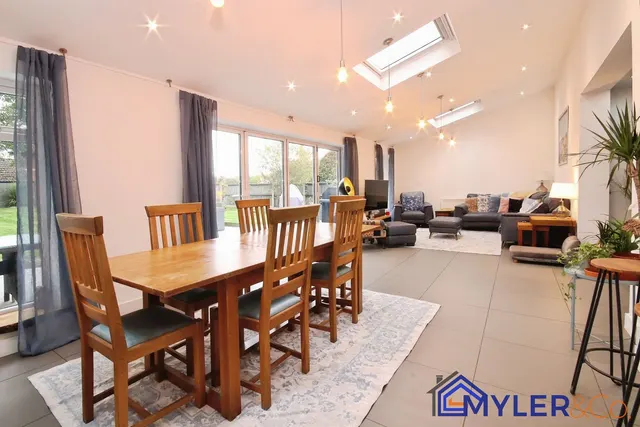 Lunts Heath Road, Widnes, photo 3