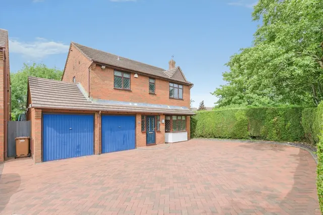 Richmond Drive, Lichfield, photo 1