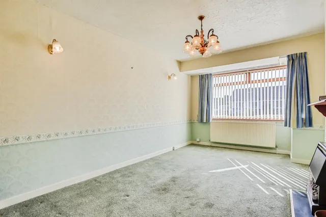 Photo 3 — Fernlea Close, Crofton, Wakefield