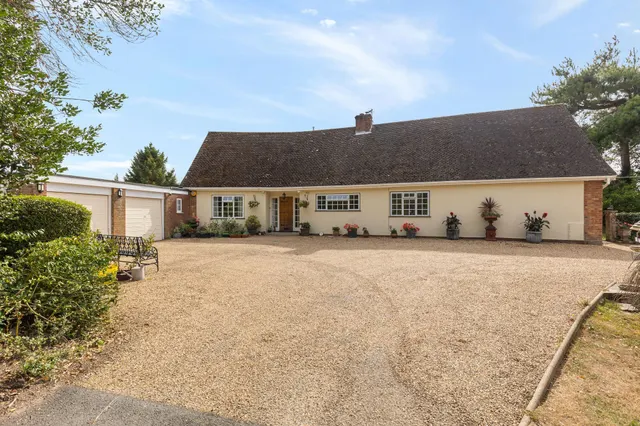 Architecturally Designed Home with Ou, photo 2