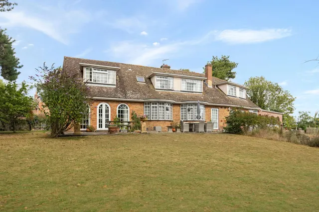 Architecturally Designed Home with Ou, photo 3