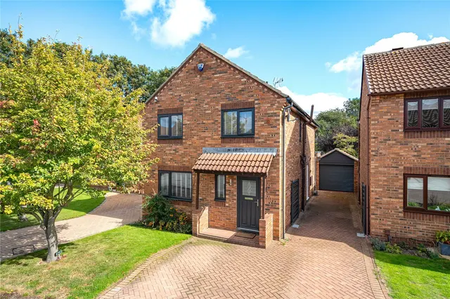 Ashburn Croft, Wetherby, LS22, photo 1