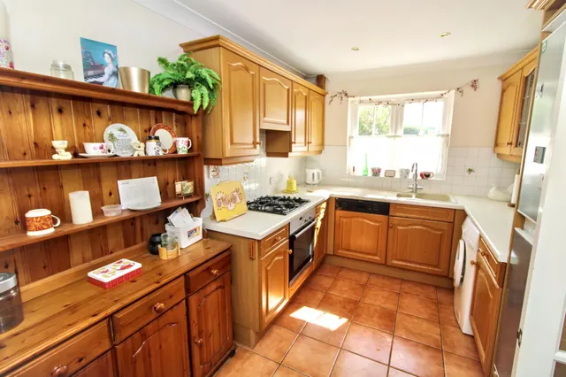 Amersham Road, Hazlemere, HP15, photo 3