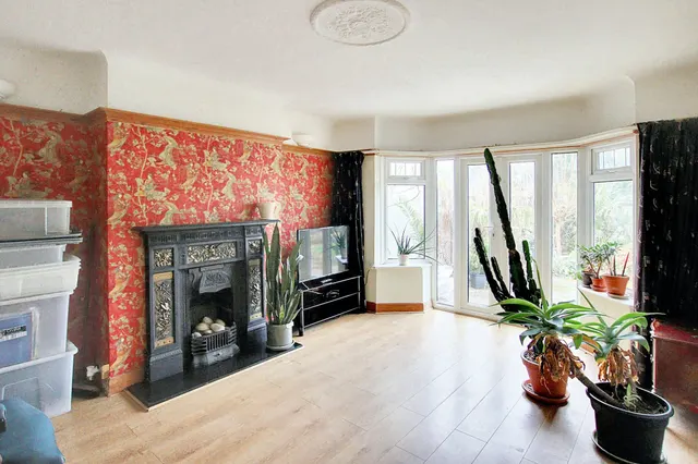 Photo 3 — Langland Gardens, Croydon, Croydon, CR0 8DY