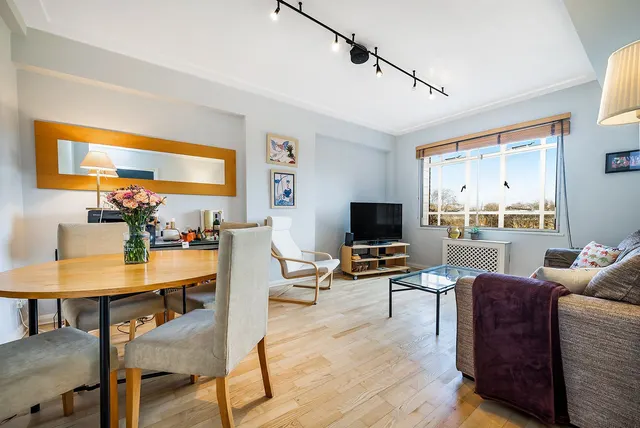 Whitelands House, London, SW3, photo 1