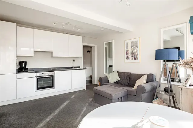 Curwen Road, London, W12, photo 3