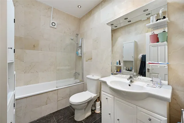 Woodfield Road, London, W5, photo 1