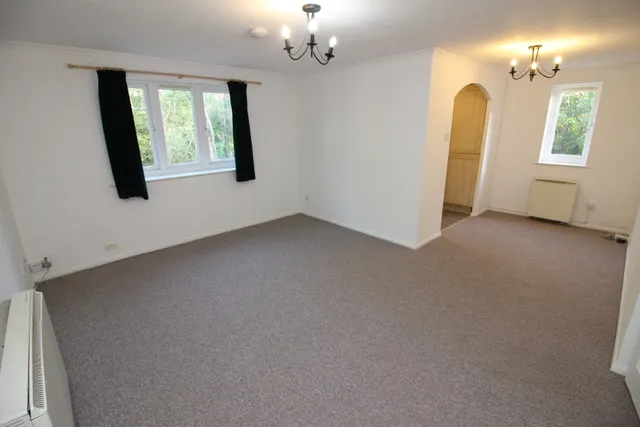 Photo 3 — Percy Gardens, WORCESTER PARK, Surrey, Worcester Park, KT47SB