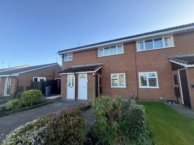 Lomas Close, Burnage, M19, photo 1