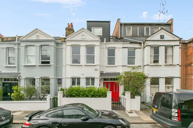 Photo 3 — Eddiscombe Road, London, SW6 4TZ