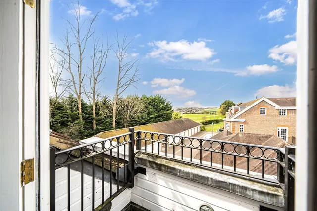 Castle Village, Berkhamsted, photo 3