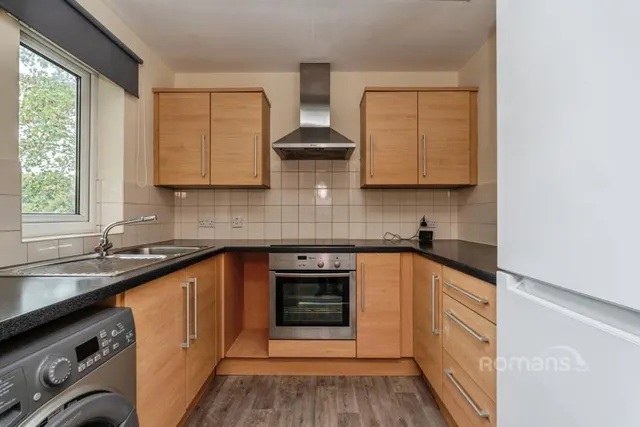 Cromwell Road, Camberley, GU15, photo 3