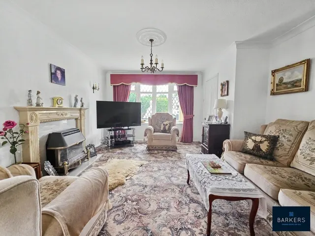 Photo 3 — Thorndene Way, Bradford BD4 0SW