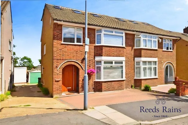 Copthorne Avenue, Ilford, IG6, photo 1