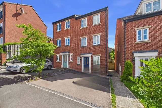 East Street, Doe Lea, S44, photo 1
