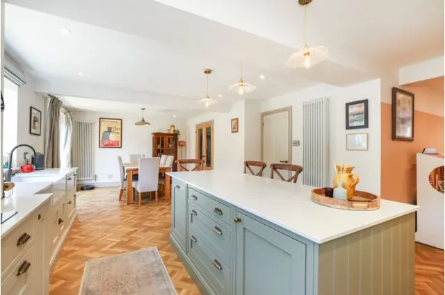 Photo 3 — Orangewood Close, Grantham