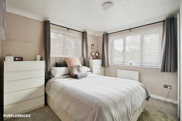 Lupin Close, Romford, RM7, photo 3