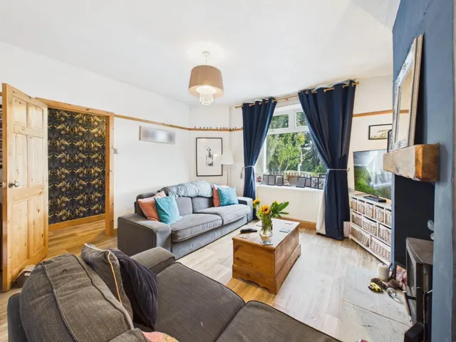 Gilstead Lane, Bingley, BD16, photo 3