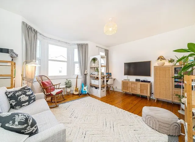 Photo 2 — Regina Road, West Ealing, W13