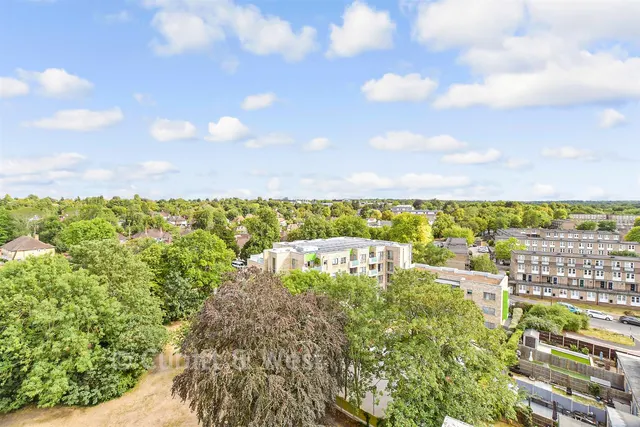 Basinghall Gardens, South Sutton, SM2, photo 2
