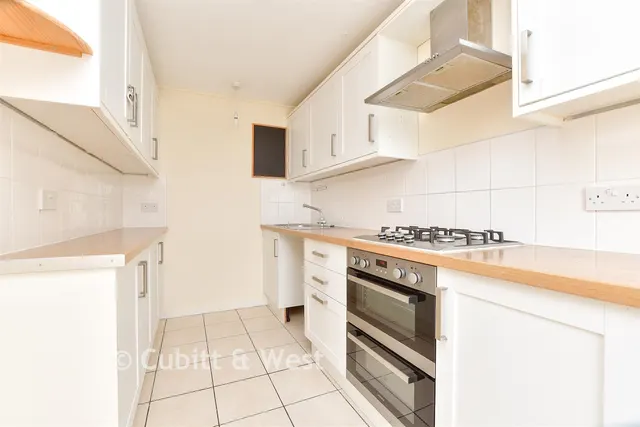 Basinghall Gardens, South Sutton, SM2, photo 3