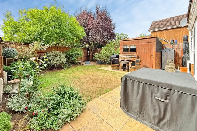 Photo 3 — Long Beech Drive, Farnborough, Hampshire, GU14 0PR