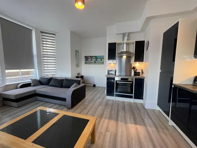 Blenheim Terrace, Scarborough, YO12, photo 3