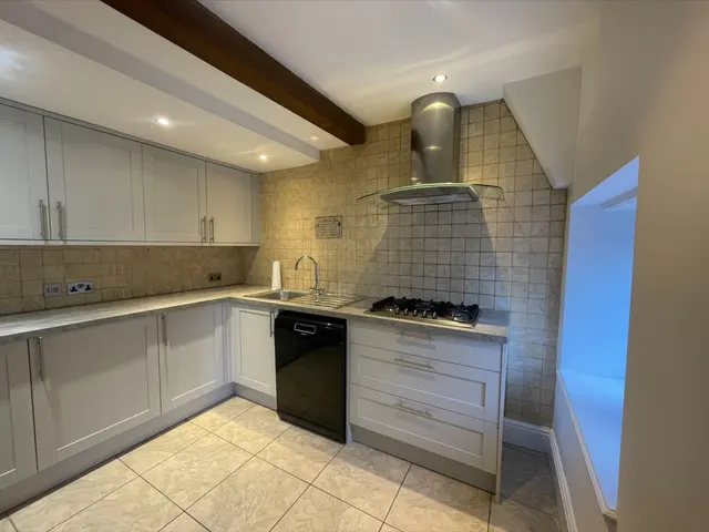 Woodhouse Lane, Norden, OL12, photo 3
