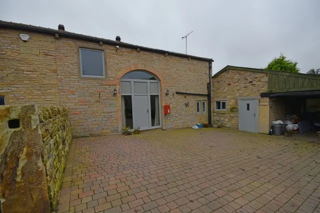 Woodhouse Lane, Norden, OL12, photo 1