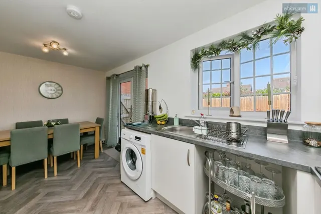 Greywillow Drive, Shavington, CW2, photo 3