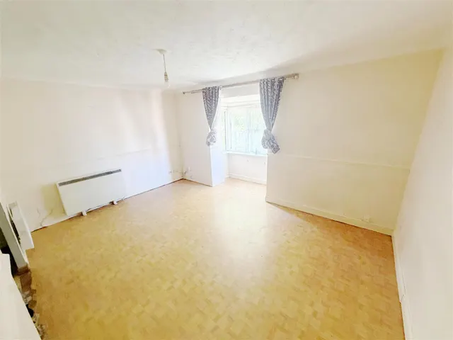 Heatherwood Drive, Hayes, photo 2
