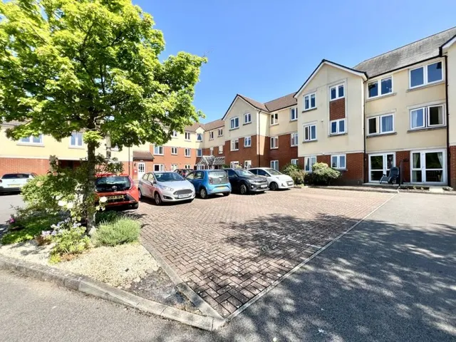 Penn Court, Calne, photo 1