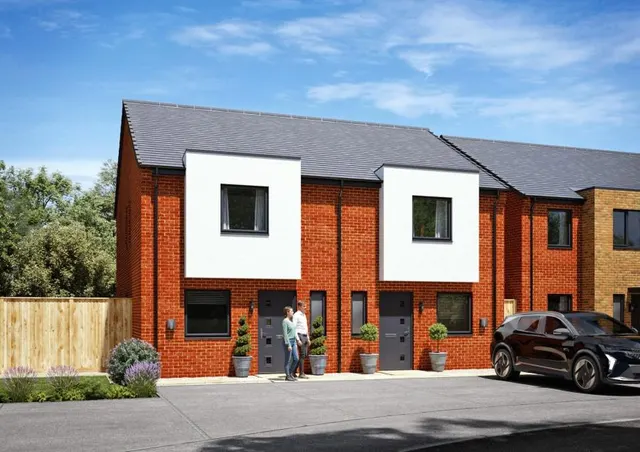 Bristol Road, GL10, photo 1
