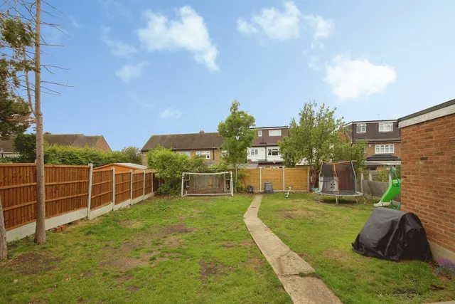 Arlington Gardens, Romford, RM3, photo 3