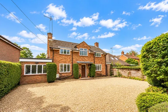 Pirbright, GU24, photo 1