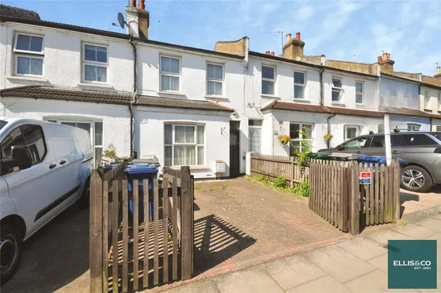 Long Lane, Finchley, N3, photo 1