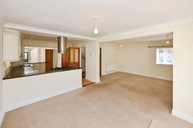 Turners Hill, Cheshunt, EN8, photo 3